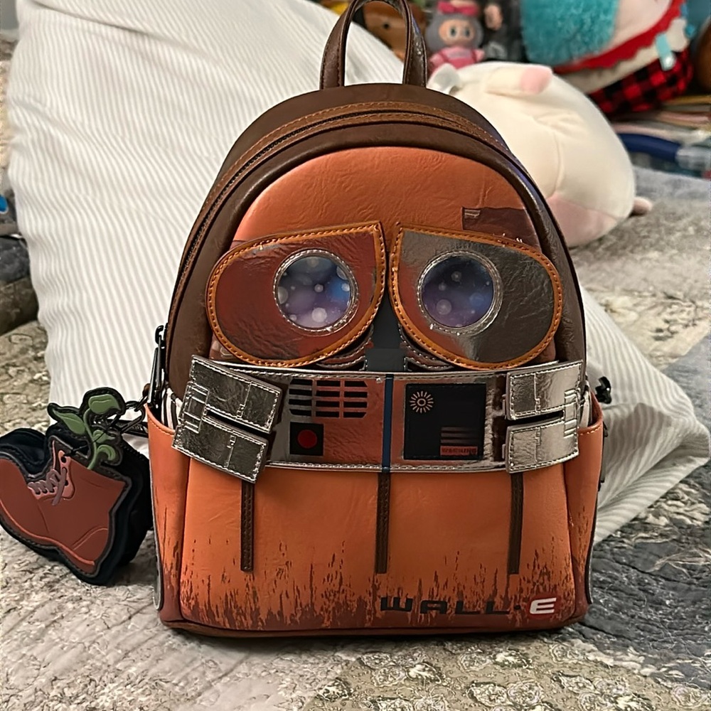 Disney Loungefly Wall-E, NWTs, boot coin purse